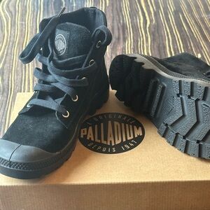 NEW Palladium Women’s Suede boots